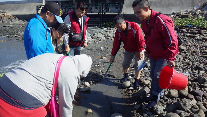到了漁港&市場，聯想到剛才潮間帶踏查的情形圖片