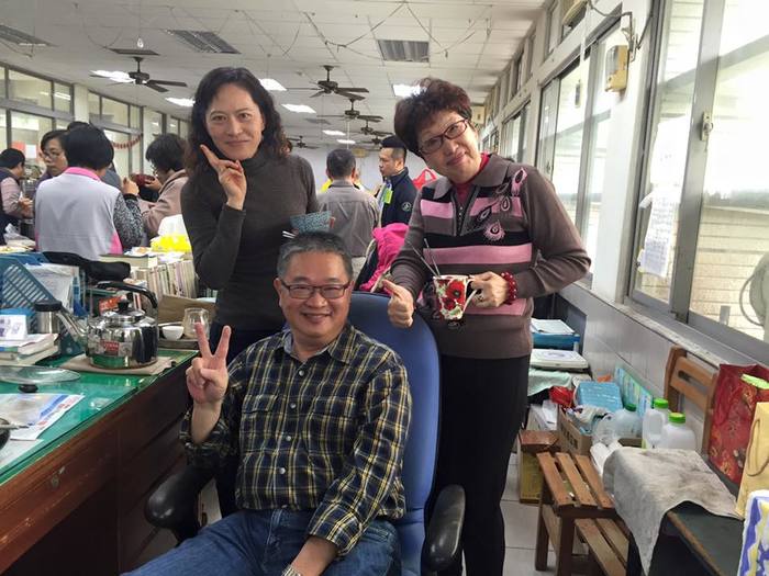 同仁一人一菜餐會歡送陳炎山老師與洪進致老師退休快樂圖片