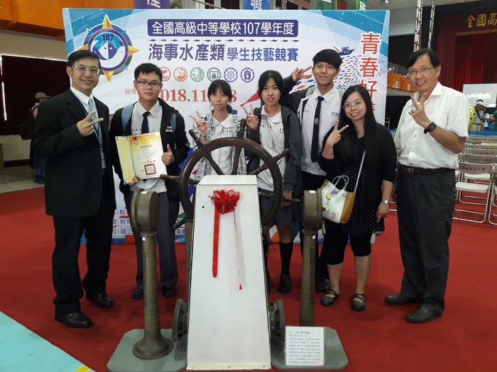 榮獲佳績英雄英雌大合照圖片