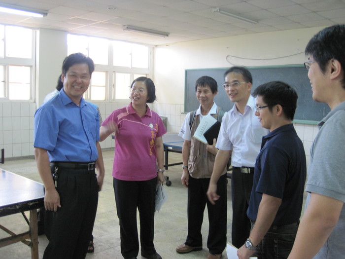 王惠美立委、施性鍾縣議員、國教署及縣府長官蒞臨本校勘查暨有體育運動設施設備整修整建計畫圖片