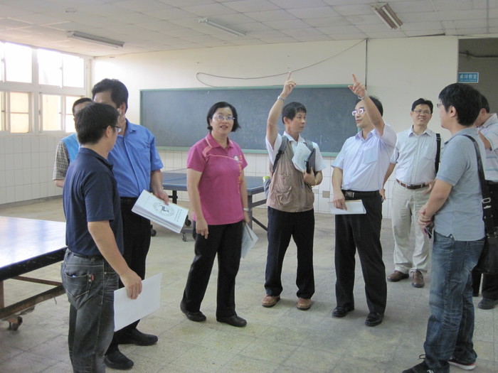 王惠美立委、施性鍾縣議員、國教署及縣府長官蒞臨本校勘查暨有體育運動設施設備整修整建計畫圖片