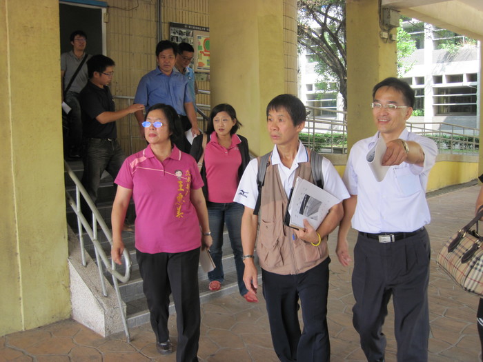 王惠美立委、施性鍾縣議員、國教署及縣府長官蒞臨本校勘查暨有體育運動設施設備整修整建計畫圖片