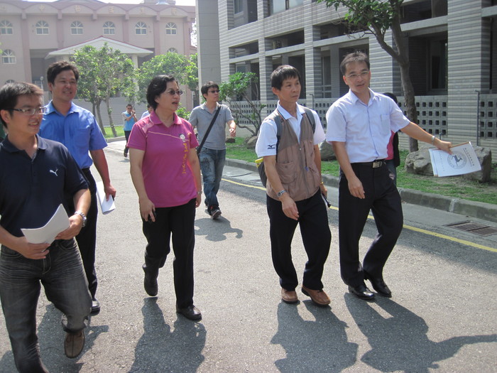 王惠美立委、施性鍾縣議員、國教署及縣府長官蒞臨本校勘查暨有體育運動設施設備整修整建計畫圖片