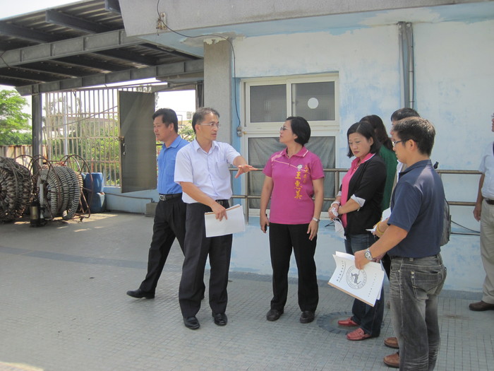 王惠美立委、施性鍾縣議員、國教署及縣府長官蒞臨本校勘查暨有體育運動設施設備整修整建計畫圖片