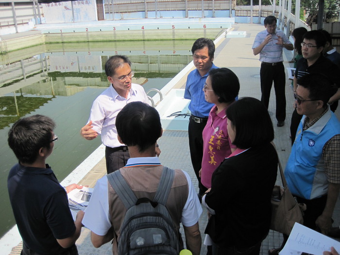 王惠美立委、施性鍾縣議員、國教署及縣府長官蒞臨本校勘查暨有體育運動設施設備整修整建計畫圖片