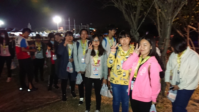 2018鹿港馬拉松，鹿港高中學生參與活動志工圖片