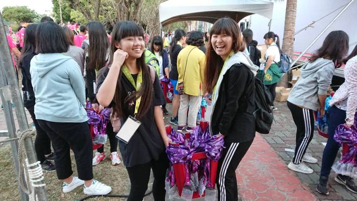 2018鹿港馬拉松，鹿港高中學生參與活動志工圖片