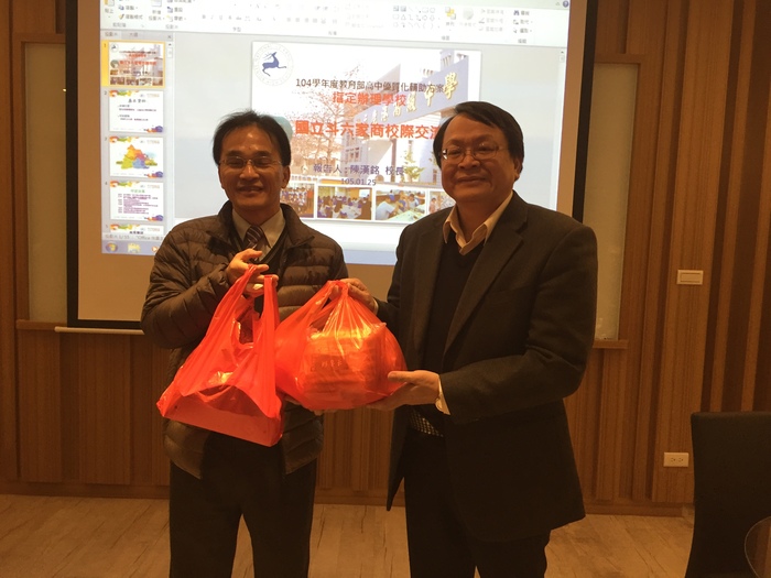 1050125斗六家商羅聰欽校長帶領同仁優質化參訪本校圖片