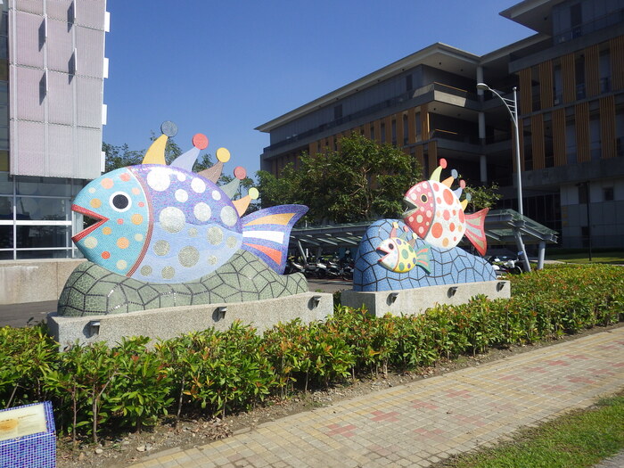 亞太水族中心門口是草間彌生大師的作品圖片