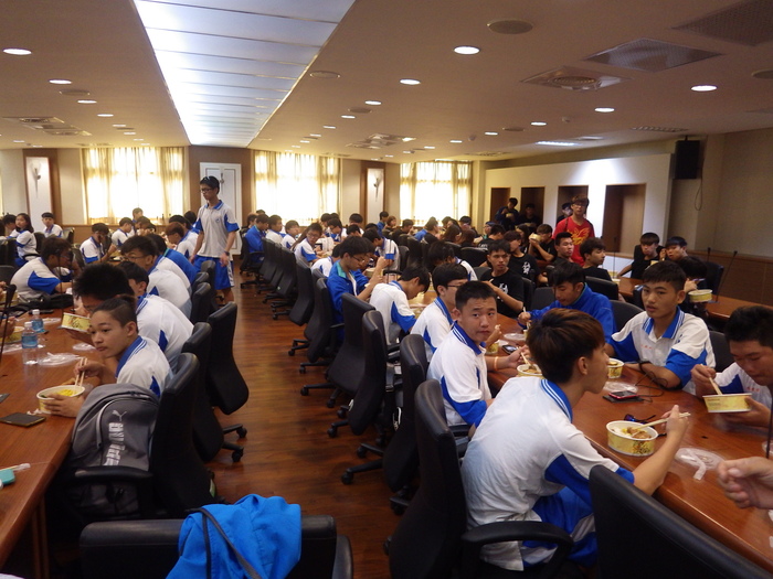 感謝管理中心提供會議室予本校師生們用餐圖片