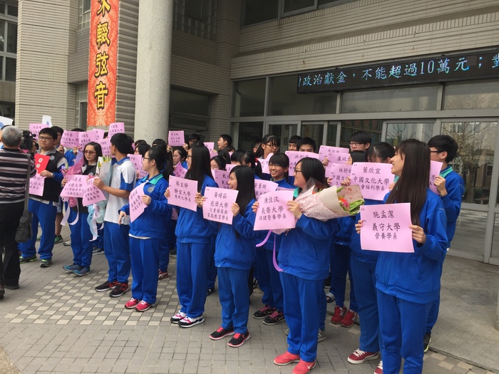 賀本校104學年度大學繁星放榜錄取成績表現亮眼彰視新聞報導圖片