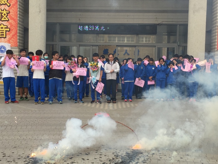 賀本校104學年度大學繁星放榜錄取成績表現亮眼彰視新聞報導圖片