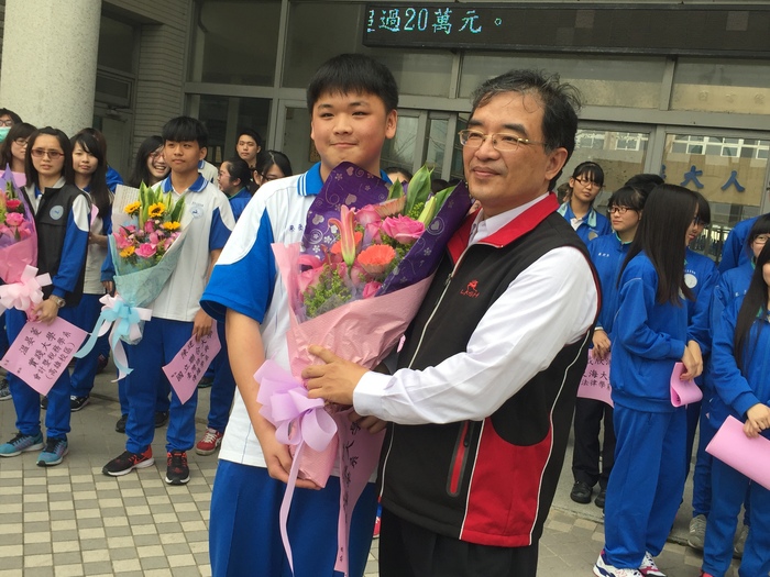 賀本校104學年度大學繁星放榜錄取成績表現亮眼彰視新聞報導圖片