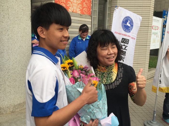 賀本校104學年度大學繁星放榜錄取成績表現亮眼彰視新聞報導圖片