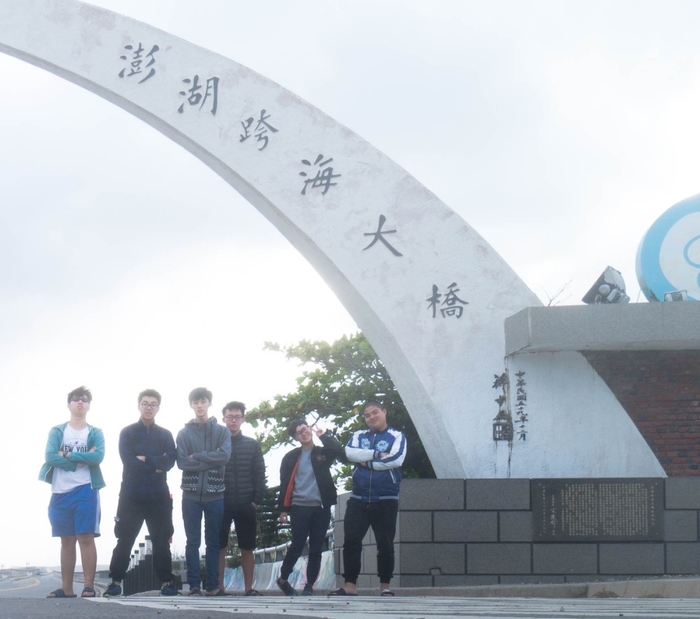 頒獎典禮結束，澎科大學長姐帶著選手們開心遊澎湖景點。(相片提供: 賴義豐)圖片