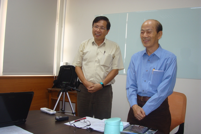 由鹿港瑰寶~詹坤華主任(右)擔任講座圖片