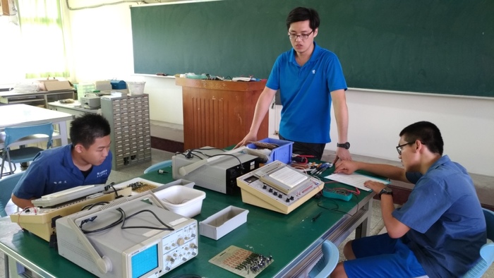 汽車科106學年度校內技藝競賽圖片