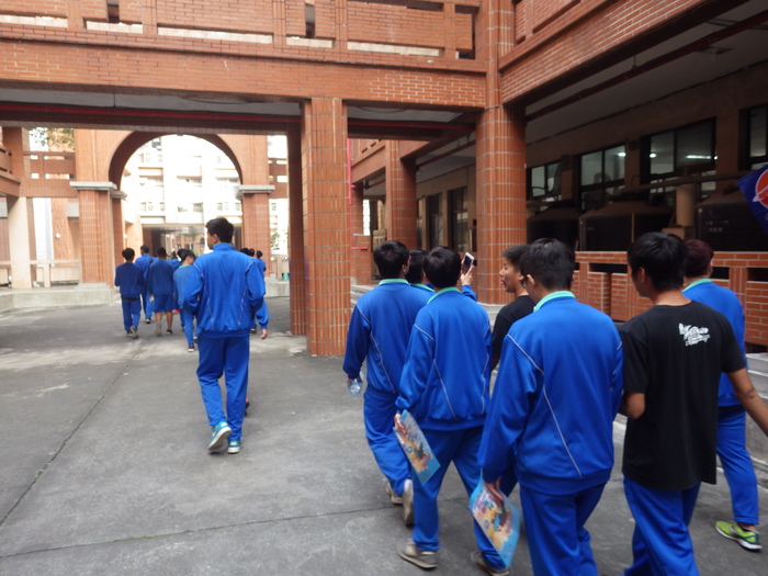 穿梭於高海大校園圖片