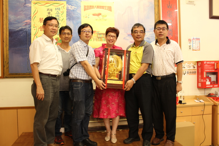106年歡送退休人員餐會暨謝師宴-陳愛梅師(106.6.30)圖片