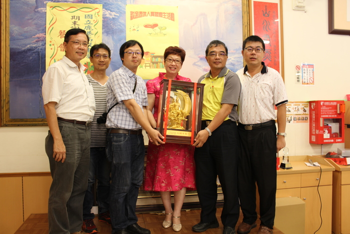 106年歡送退休人員餐會暨謝師宴-陳愛梅師(106.6.30)圖片