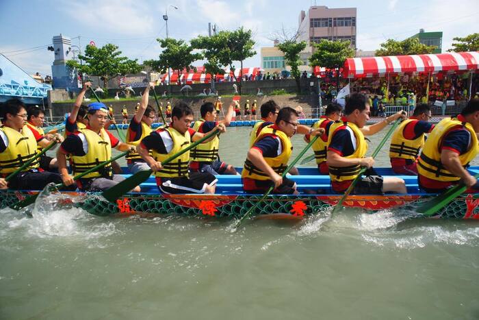 2017鹿港慶端陽教師龍舟隊圖片