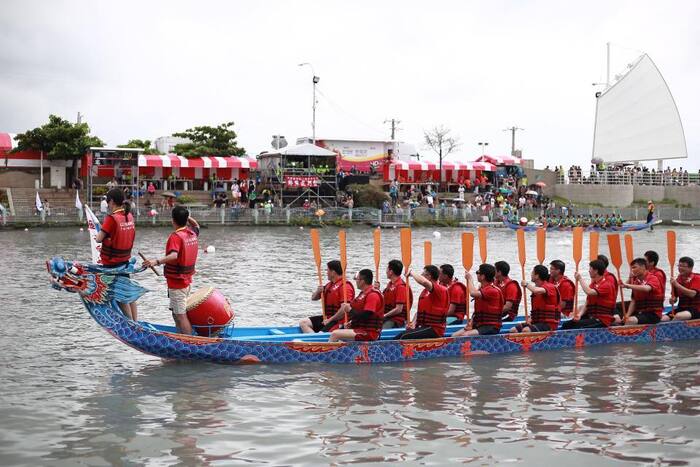 2017鹿港慶端陽教師龍舟隊圖片