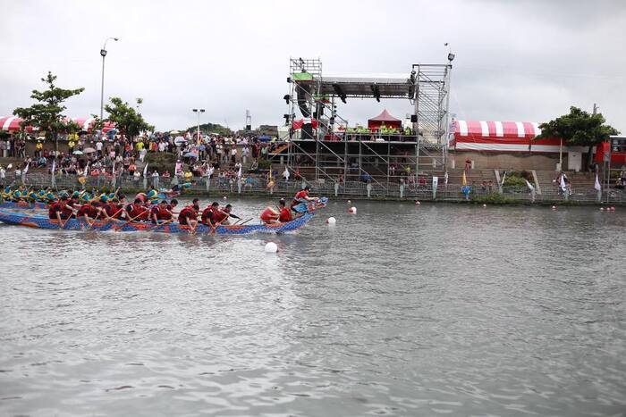 2017鹿港慶端陽教師龍舟隊圖片