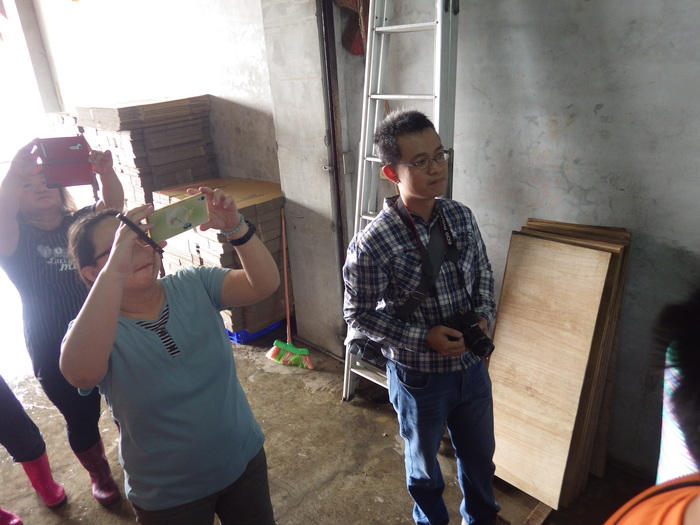 游育霖老師協助拍照圖片