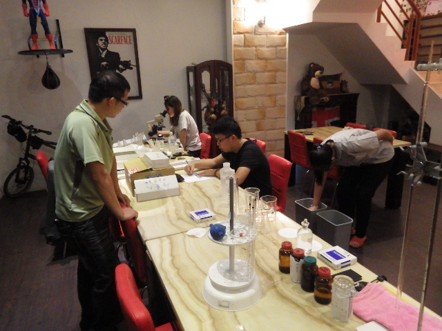 賽前夜民宿當教室~~老師和選手們磨刀霍霍!!圖片